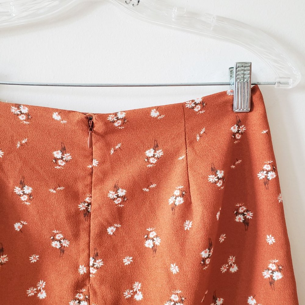 *SOLD* Aeropostale Rust Floral Mini Skirt Small - Picture 4 of 7